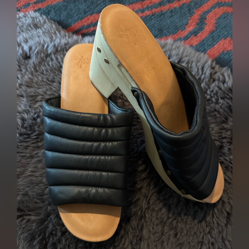 Beek Black Roller Clogs Platform Sandals 11
